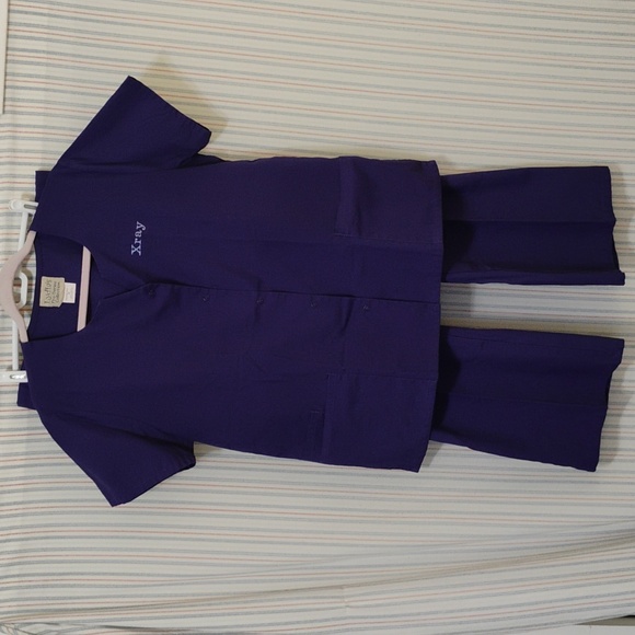 3 Sets Lydia Pro-Series Collection Scrubs - Picture 3 of 16